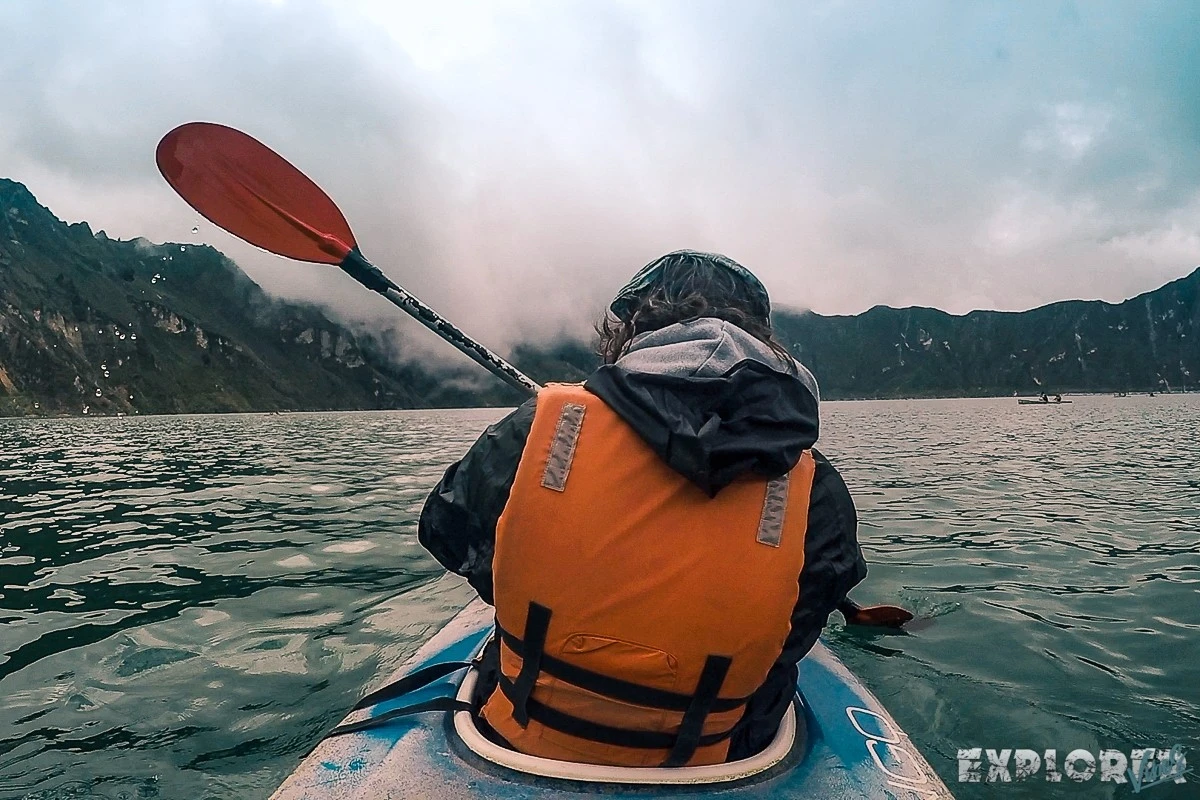 Kayak en la laguna del Quilotoa